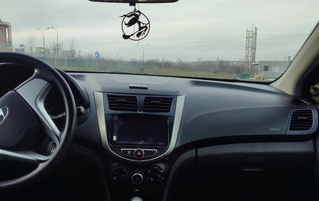 Hyundai Solaris II рестайлинг, 2011 год, 950 000 рублей, 18 фотография