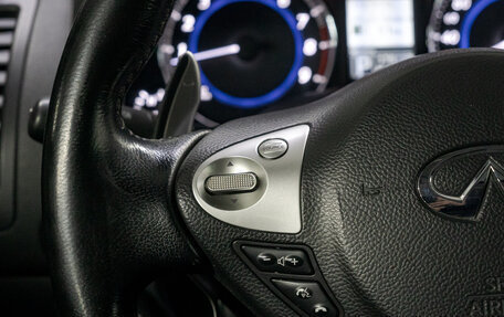 Infiniti QX70, 2013 год, 2 444 000 рублей, 23 фотография