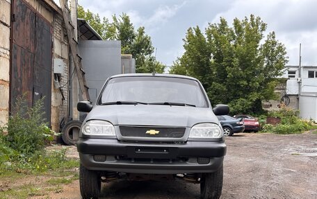Chevrolet Niva I рестайлинг, 2004 год, 360 000 рублей, 1 фотография