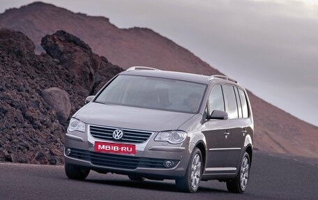 Volkswagen Touran III, 2005 год, 480 000 рублей, 1 фотография