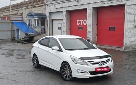Hyundai Solaris II рестайлинг, 2015 год, 1 100 000 рублей, 1 фотография
