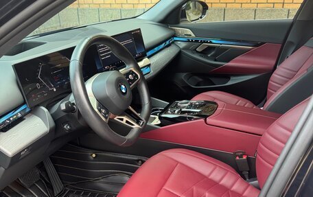 BMW 5 серия, 2024 год, 7 500 000 рублей, 6 фотография