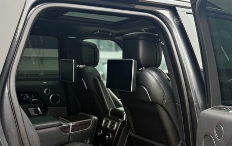 Land Rover Range Rover IV рестайлинг, 2018 год, 7 500 000 рублей, 17 фотография