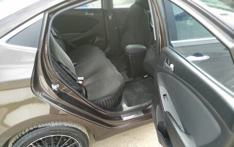 Hyundai Solaris II рестайлинг, 2015 год, 800 000 рублей, 9 фотография