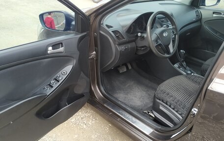 Hyundai Solaris II рестайлинг, 2015 год, 800 000 рублей, 6 фотография