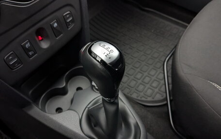 Renault Sandero II рестайлинг, 2020 год, 1 400 000 рублей, 27 фотография