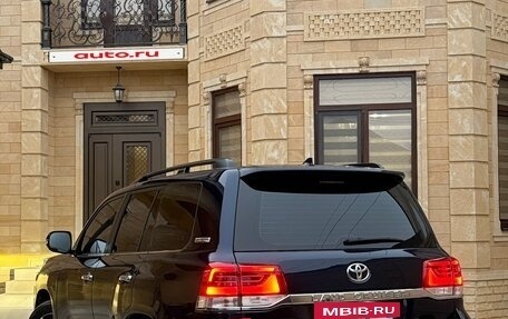 Toyota Land Cruiser 200, 2018 год, 5 800 000 рублей, 6 фотография