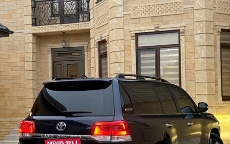 Toyota Land Cruiser 200, 2018 год, 5 800 000 рублей, 5 фотография