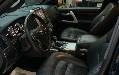 Toyota Land Cruiser 200, 2018 год, 5 800 000 рублей, 17 фотография