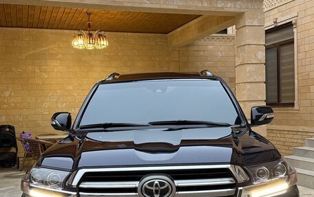 Toyota Land Cruiser 200, 2018 год, 5 800 000 рублей, 25 фотография