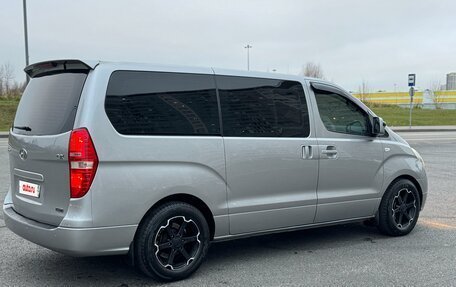 Hyundai Grand Starex Grand Starex I рестайлинг 2, 2011 год, 1 850 000 рублей, 7 фотография