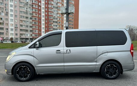 Hyundai Grand Starex Grand Starex I рестайлинг 2, 2011 год, 1 850 000 рублей, 18 фотография