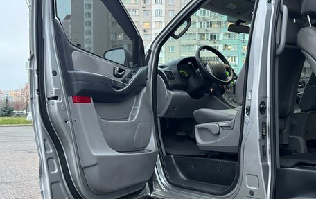 Hyundai Grand Starex Grand Starex I рестайлинг 2, 2011 год, 1 850 000 рублей, 23 фотография