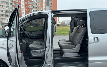 Hyundai Grand Starex Grand Starex I рестайлинг 2, 2011 год, 1 850 000 рублей, 26 фотография