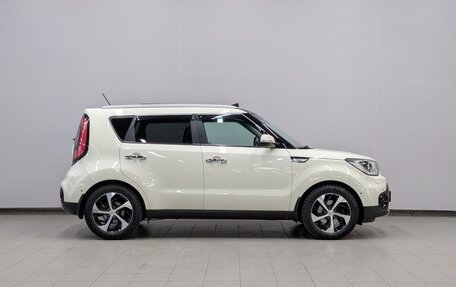 KIA Soul II рестайлинг, 2017 год, 1 570 000 рублей, 24 фотография