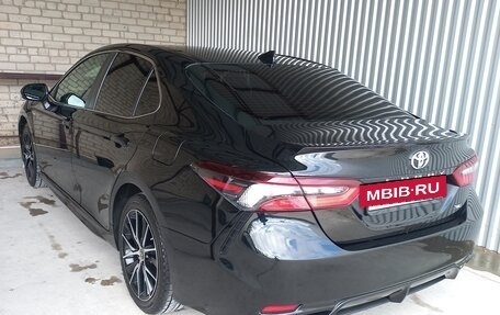 Toyota Camry, 2021 год, 2 700 000 рублей, 5 фотография