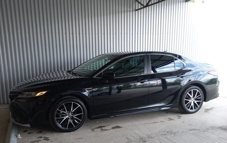 Toyota Camry, 2021 год, 2 700 000 рублей, 6 фотография