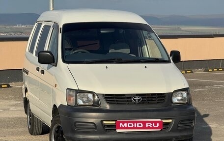 Toyota Lite Ace IV, 2002 год, 700 000 рублей, 2 фотография