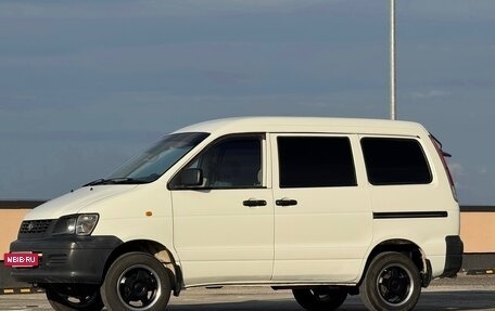 Toyota Lite Ace IV, 2002 год, 700 000 рублей, 4 фотография