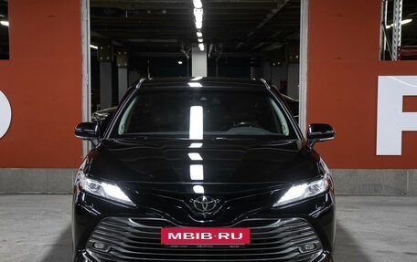 Toyota Camry, 2019 год, 3 598 000 рублей, 2 фотография