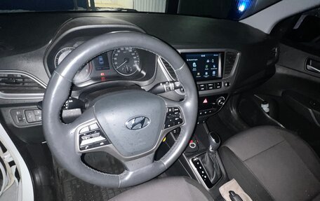 Hyundai Solaris II рестайлинг, 2019 год, 1 700 000 рублей, 6 фотография