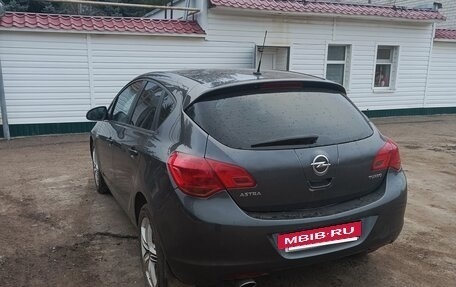 Opel Astra J, 2010 год, 650 000 рублей, 4 фотография