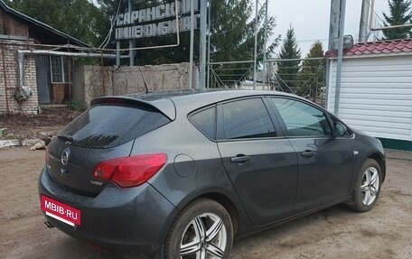 Opel Astra J, 2010 год, 650 000 рублей, 3 фотография