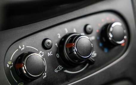 Renault Sandero II рестайлинг, 2015 год, 1 098 000 рублей, 30 фотография