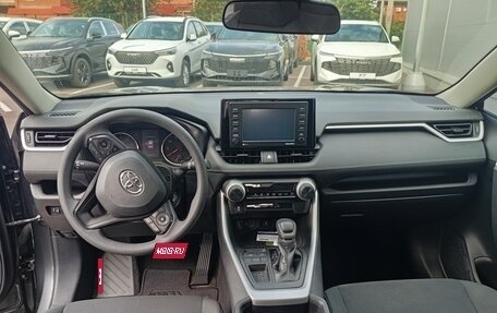 Toyota RAV4, 2020 год, 3 000 000 рублей, 1 фотография