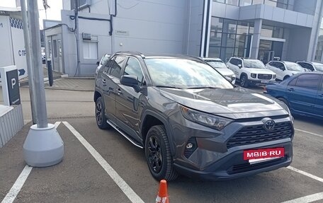 Toyota RAV4, 2020 год, 3 000 000 рублей, 6 фотография