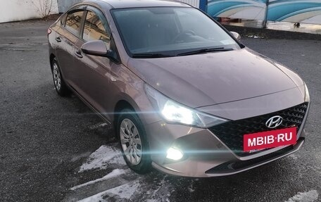 Hyundai Solaris II рестайлинг, 2021 год, 1 700 000 рублей, 5 фотография