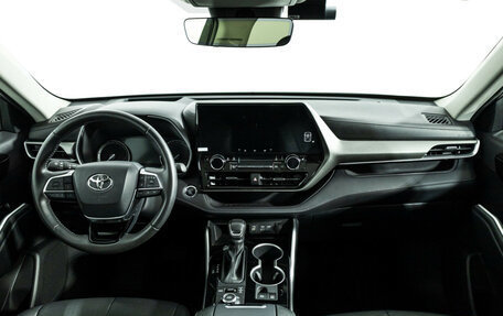 Toyota Highlander, 2023 год, 5 599 898 рублей, 13 фотография