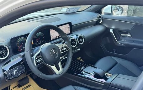 Mercedes-Benz A-Класс, 2022 год, 2 300 000 рублей, 10 фотография