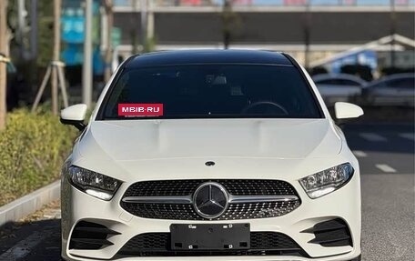 Mercedes-Benz A-Класс, 2022 год, 2 300 000 рублей, 2 фотография