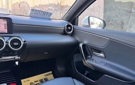 Mercedes-Benz A-Класс, 2022 год, 2 300 000 рублей, 14 фотография