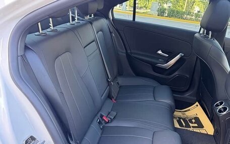 Mercedes-Benz A-Класс, 2022 год, 2 300 000 рублей, 18 фотография