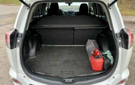 Toyota RAV4, 2019 год, 3 600 000 рублей, 10 фотография