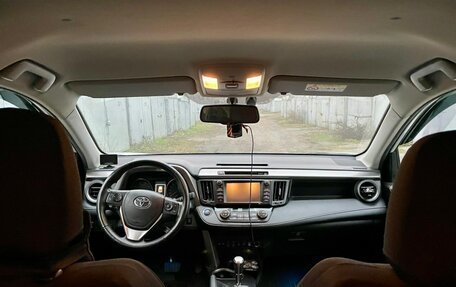 Toyota RAV4, 2019 год, 3 600 000 рублей, 6 фотография