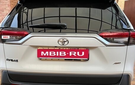 Toyota RAV4, 2020 год, 3 550 000 рублей, 3 фотография