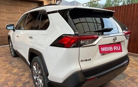 Toyota RAV4, 2020 год, 3 550 000 рублей, 2 фотография