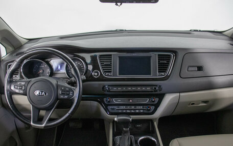 KIA Carnival III, 2019 год, 2 860 000 рублей, 12 фотография