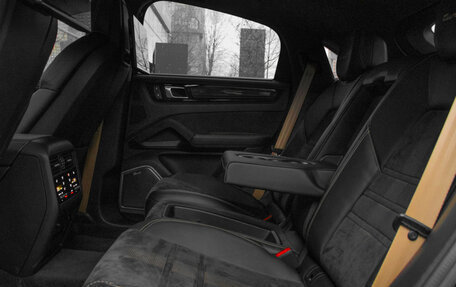 Porsche Cayenne III, 2021 год, 20 000 000 рублей, 25 фотография