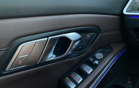 BMW 3 серия, 2019 год, 2 900 900 рублей, 11 фотография