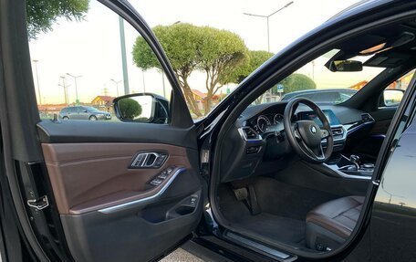 BMW 3 серия, 2019 год, 2 900 900 рублей, 15 фотография