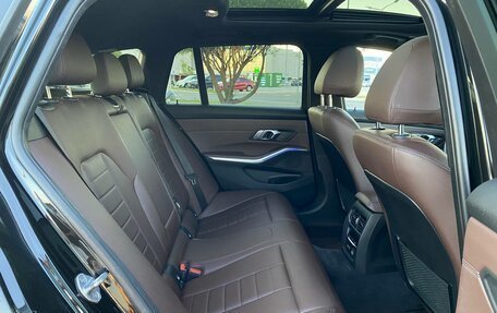 BMW 3 серия, 2019 год, 2 900 900 рублей, 30 фотография