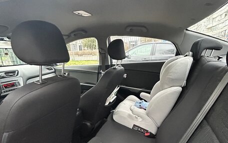 KIA Rio III рестайлинг, 2015 год, 990 000 рублей, 2 фотография