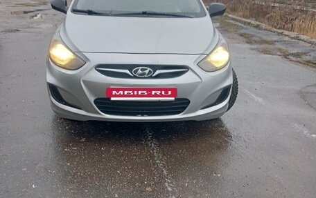 Hyundai Solaris II рестайлинг, 2012 год, 550 000 рублей, 7 фотография