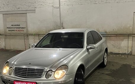 Mercedes-Benz E-Класс, 2003 год, 640 000 рублей, 1 фотография