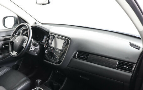 Mitsubishi Outlander III рестайлинг 3, 2015 год, 1 897 000 рублей, 6 фотография