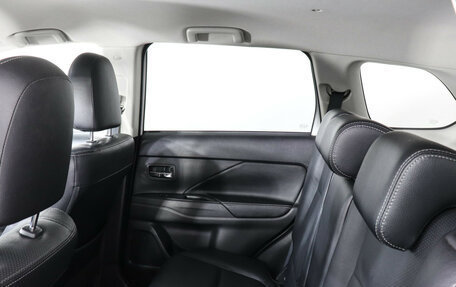 Mitsubishi Outlander III рестайлинг 3, 2015 год, 1 897 000 рублей, 8 фотография